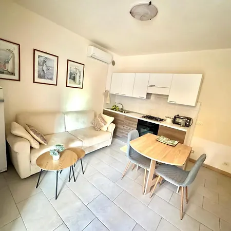 Ena Near Rovinj Апартаменты *